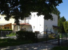 Wohnung in Bükfürd mit Garten, hotel en Bükfürdő