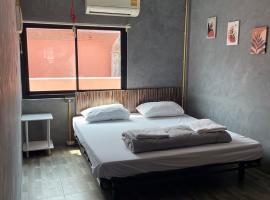 Brio Cafe and Hostel, cheap hotel in Godown
