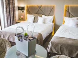 Hotel Eden Garden Spa、クンプルング・モルドヴェネスクのホテル