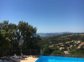 joli 2 pieces vue mer , piscine proche ste Maxime résidence BELLEVUE, hôtel à Roquebrune-sur Argens