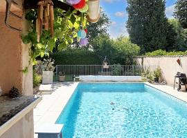 Appartement de 2 chambres avec piscine privee terrasse amenagee et wifi a Le Pontet, hotel u gradu 'Le Pontet'