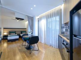 Central Studio with AC-Wifi by HOSPI S1, hotel in Heraklio Town