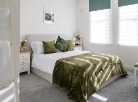 Bright and Spacious 2-Bed Apartment, hotel v destinaci Sherborne
