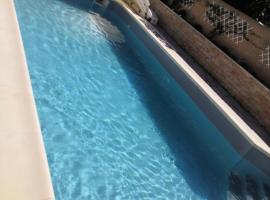 2 Chambres avec piscine et spa au calme, mer à proximité., частна квартира в Портиран