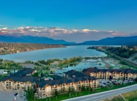 Mountain getaway condo - 5 min walk to the beach!, hotel en Invermere