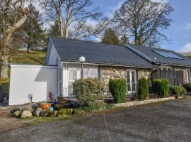 2 bed property in Bala 86964, hotel with parking in Llandderfel