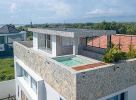 4 bed Luxury Oceanview Villa Cemagi Newhaven North, hotel de luxo em Tanah Lot