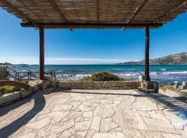 Elegante Villa WI-FI GRATIS con terrazza sul mare quasi a toccare l'acqua