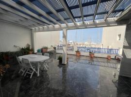 Monastir avec terrasse sur la marina, hotel in Monastir
