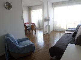 Beau T2 (53m²) climatisé, parking, à Carnon plage (5 personnes) 300 m plage, hotel v destinácii Mauguio