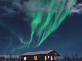 Hellisholar Cottages, sumarhús á Hellishólum