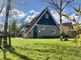 Ferienhaus in Anjum mit Garten und Terrasse