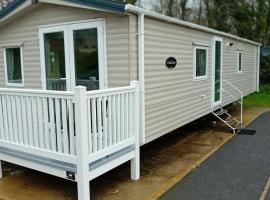 Delightful Modern Two Bedroom Static Caravan, overnachtingsmogelijkheid in Holsworthy