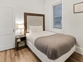 Steps from the Beach Spacious Modern 4BR 2BA Apt