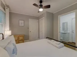 Lounge On Lincoln-Pet Friendly