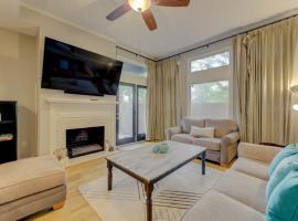 Trendy Columbia Townhome，位于哥伦比亚的酒店