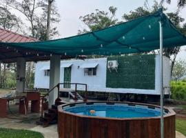 Trailer House, hotel v destinaci Vara Blanca