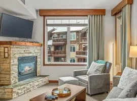 Romantic Mountain Escape Outdoor Hot Tubs & Private Balcony!