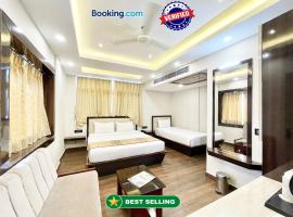 Hotel A ONE pride ! Puri fully-air-conditioned-hotel near-sea-beach-&-temple with-lift-and-parking-facility restaurant-availability – hotel w mieście Puri