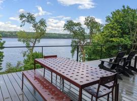 Hudson River Cliff House, holiday home in Saugerties