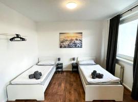 Cosy flat with TV & WLAN in Halle, hotel with parking in Angersdorf