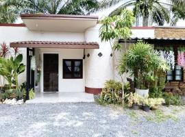 Maidok Homestay 2(ไม้ดอกโฮมสเตย์ 2), villa in Ban Pak Ba Ra