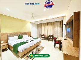 Hotel ROCKBAY, Puri Swimming-pool, near-sea-beach-and-temple fully-air-conditioned-hotel with-lift-and-parking-facility, hotel i Puri
