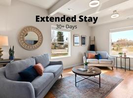 Bright and Stylish Home - Great Central Location!, hotel v destinaci Timnath