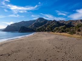 White’s Landing Catalina Camp, pet-friendly hotel in Avalon