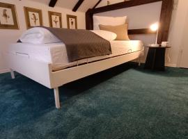 Privates Zimmer & Bad in Aalen/Unterkochen, cheap hotel in Unterkochen