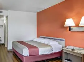 Motel 6-Medford, OR