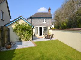 3 bed property in Bude HAPPY, villa in Poughill