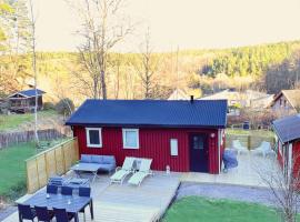 Renoverat boende med närhet till Kolmårdens djurpark, hotel v destinaci Åby