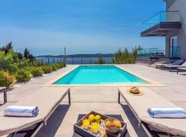 Ferienhaus in Mimice mit Privatem Pool und Meerblick