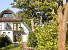 Ferienhaus in Groß Zicker mit Terrasse, Garten und Grill