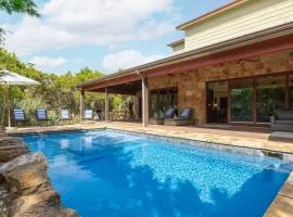 Luxury Urban Farmhouse with a Pool