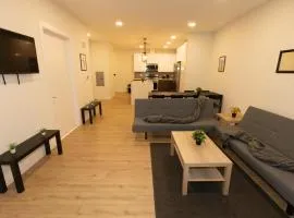 Mins to NYC- Stunning Two-Bedroom Apt