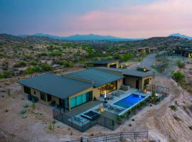 Paradise Canyon - 5 Star Home - Estate 2, holiday home in Fountain Hills