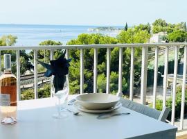 Studio Cosy-Vue Mer Panoramique Exceptionnelle, hotel in Bandol