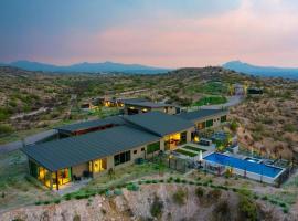 Paradise Canyon-Private Event Venue-Estate 1&3, holiday home in Fountain Hills