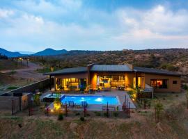 Paradise Canyon - Desert Oasis - Estate 1, holiday home in Fountain Hills