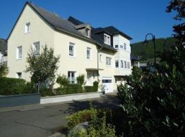 Ferienhaus in Trittenheim mit Privatem Garten - b57242, hotel in Trittenheim