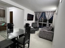 Apartamento completo en zona Exclusiva Cerca Parque del Café, apartamento em Armênia