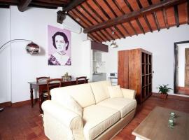Große Ferienwohnung in Bargecchia mit Kleinem Balkon, apartment in Corsanico-Bargecchia