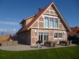 Gemütliches Ferienhaus in Groß Schwansee mit Terrasse, Garten und Grill, vacation rental in Kalkhorst