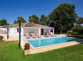 Doppelhaushälfte mit Pool, Garten und Klimaanlage