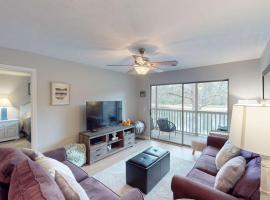 Two Bdrm Villa, True Blue, Golf Escape, hotel amb piscina a Pawleys Island