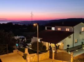 Große Ferienwohnung in Kaštel mit Schönem Garten, apartment in Kaštel