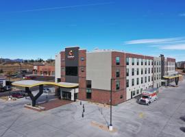 Comfort Suites Colorado Springs East - Medical Center Area, отель с парковкой в Колорадо-Спрингс