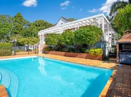 Grande Vista 5Br Manor with Pool & Mt Eden Views